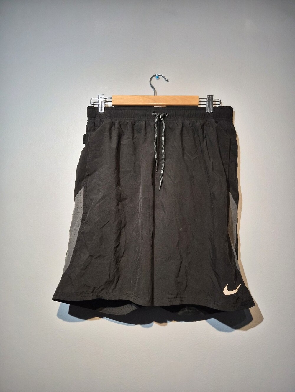 Nike Black & Grey Athletic Training Shorts | Size Medium